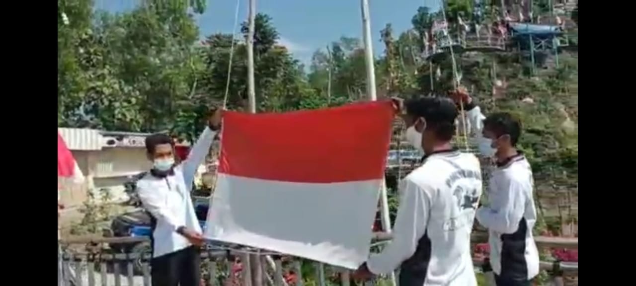 Upacara HUT RI ke-76 Warga Gunung Kuniran